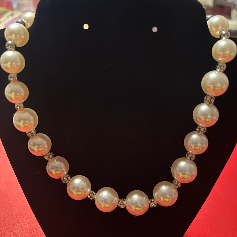 Elegant Pearl Necklace